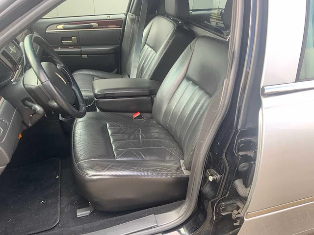 2008 lincoln towncar superior rouwauto - afbeelding 15 van  43
