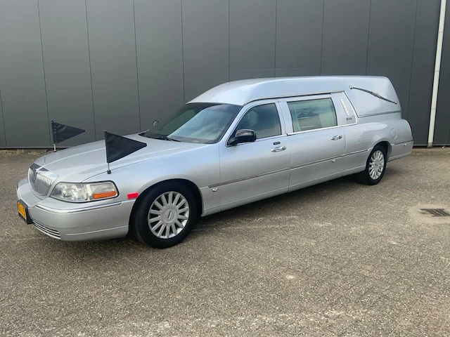 2008 lincoln towncar superior rouwauto - afbeelding 12 van  43