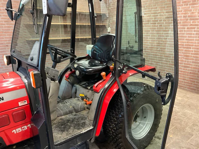 2008 massey ferguson 1531 tweewielaangedreven landbouwtractor - afbeelding 5 van  24