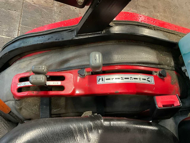 2008 massey ferguson 1531 tweewielaangedreven landbouwtractor - afbeelding 9 van  24