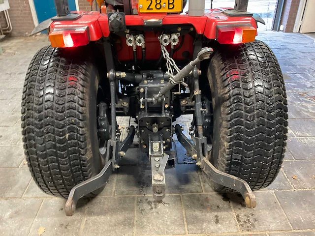2008 massey ferguson 1531 tweewielaangedreven landbouwtractor - afbeelding 9 van  26