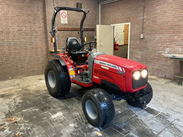 2008 massey ferguson 1531 tweewielaangedreven landbouwtractor - afbeelding 12 van  26
