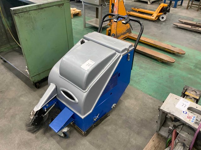 2008 mp 50bt zelfrijdende veegmachine - afbeelding 1 van  7