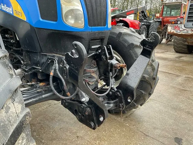 2008 new holland t6070 vierwielaangedreven landbouwtractor - afbeelding 3 van  34