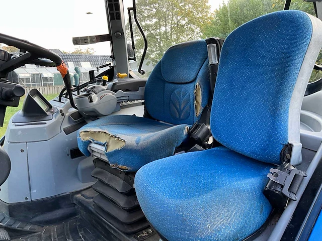 2008 new holland t6070 vierwielaangedreven landbouwtractor - afbeelding 19 van  37