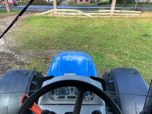 2008 new holland t6070 vierwielaangedreven landbouwtractor - afbeelding 30 van  37