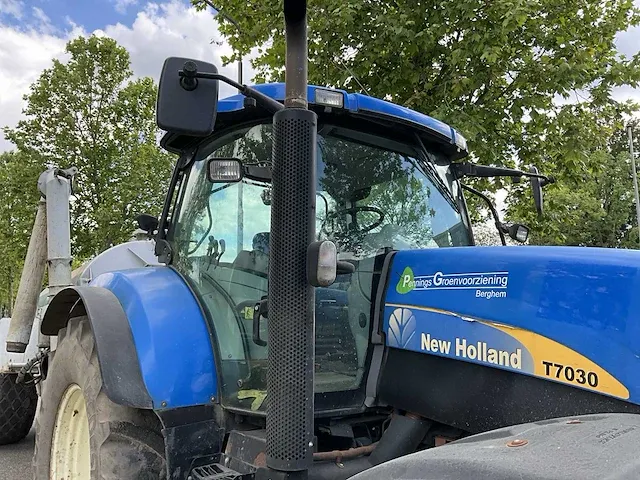 2008 new holland t7030 vierwielaangedreven landbouwtractor - afbeelding 3 van  46