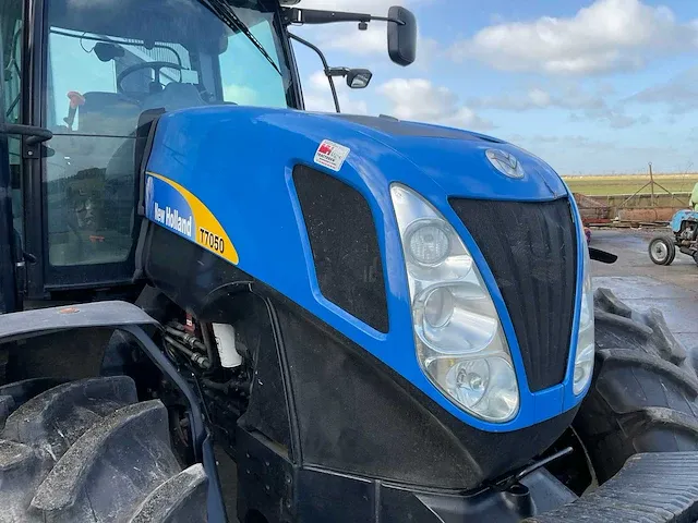 2008 new holland t7050 vierwielaangedreven landbouwtractor - afbeelding 2 van  32