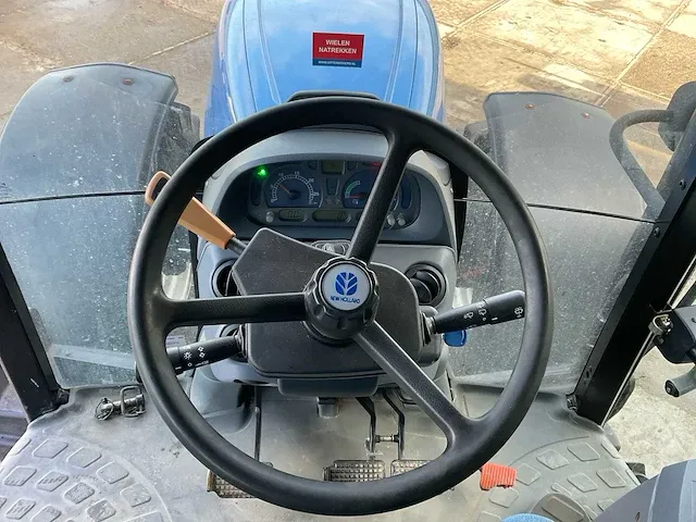 2008 new holland t7050 vierwielaangedreven landbouwtractor - afbeelding 17 van  32