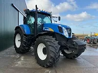 2008 new holland t7050 vierwielaangedreven landbouwtractor - afbeelding 12 van  32