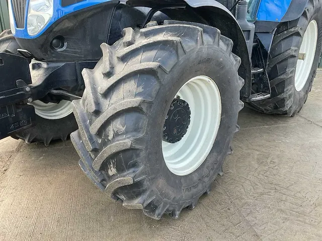 2008 new holland t7050 vierwielaangedreven landbouwtractor - afbeelding 29 van  32