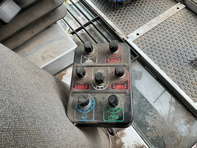 2008 schmidt compact 400 zelfrijdende veegmachine tps-45-f - afbeelding 17 van  30