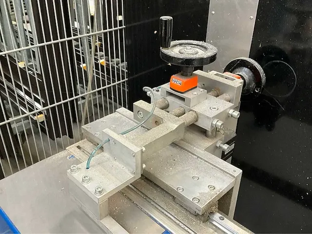 2008 schüco pgz+ glaslatprofiel afkortcirkelzaagmachine - afbeelding 17 van  32