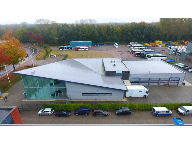 2008 showroom met werkplaats - afbeelding 12 van  100
