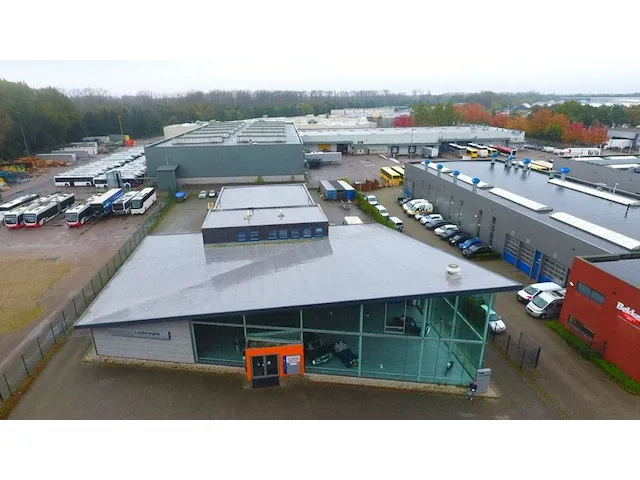 2008 showroom met werkplaats - afbeelding 17 van  100
