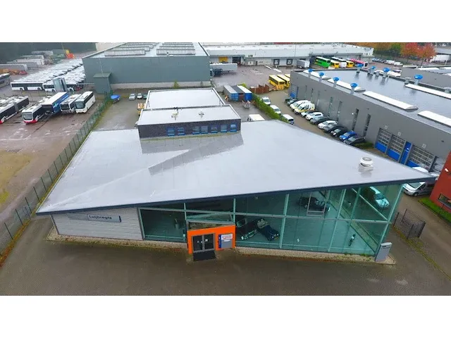2008 showroom met werkplaats - afbeelding 1 van  100
