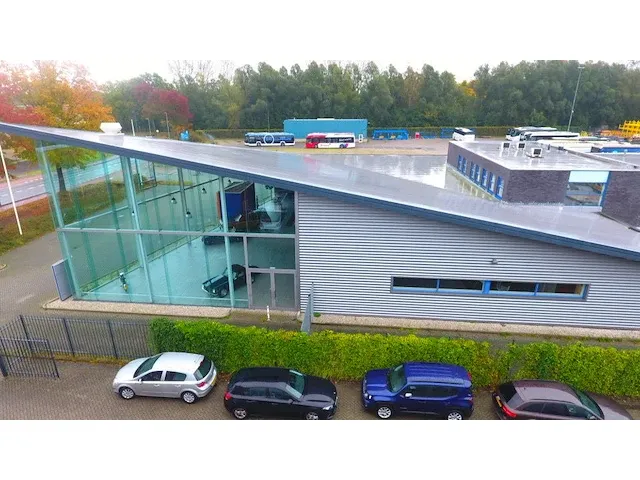 2008 showroom met werkplaats - afbeelding 23 van  100