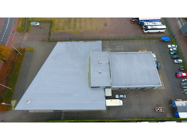 2008 showroom met werkplaats - afbeelding 26 van  100