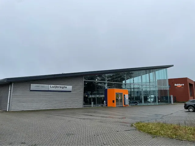 2008 showroom met werkplaats - afbeelding 29 van  100