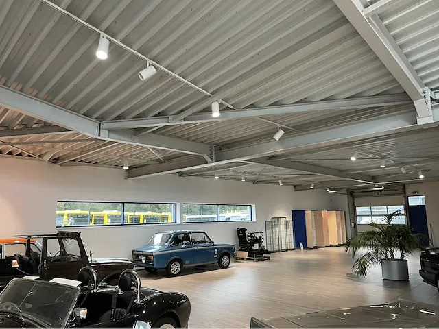 2008 showroom met werkplaats - afbeelding 32 van  100