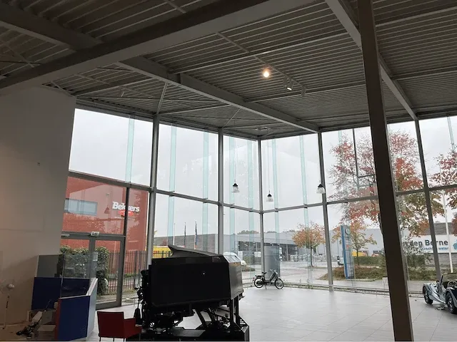 2008 showroom met werkplaats - afbeelding 34 van  100