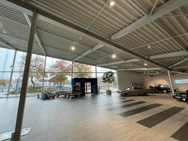 2008 showroom met werkplaats - afbeelding 36 van  100