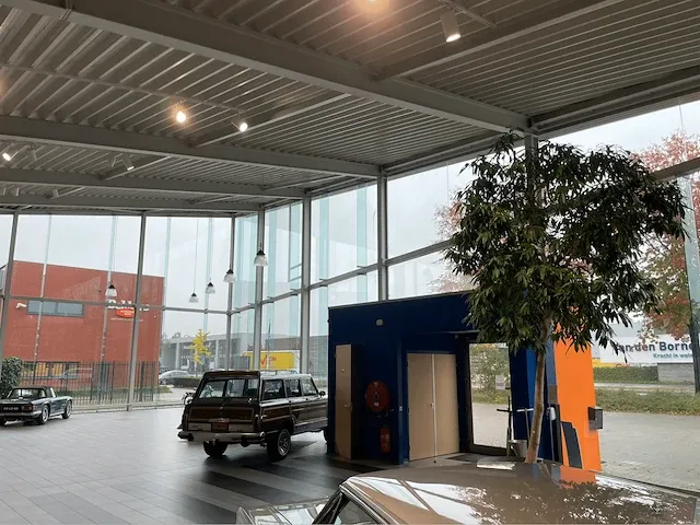2008 showroom met werkplaats - afbeelding 39 van  100