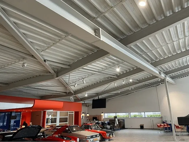 2008 showroom met werkplaats - afbeelding 41 van  100