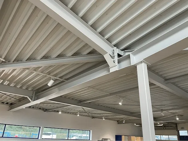 2008 showroom met werkplaats - afbeelding 42 van  100