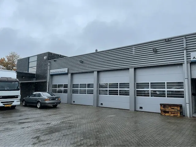 2008 showroom met werkplaats - afbeelding 49 van  100