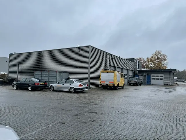 2008 showroom met werkplaats - afbeelding 54 van  100