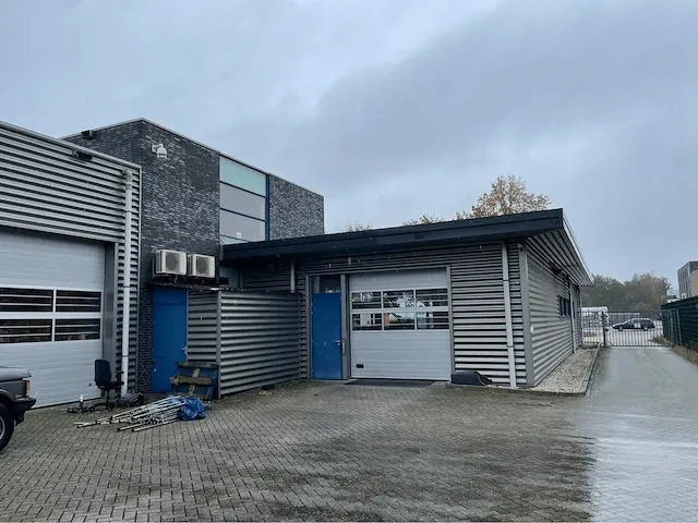 2008 showroom met werkplaats - afbeelding 58 van  100
