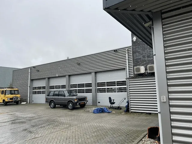 2008 showroom met werkplaats - afbeelding 59 van  100