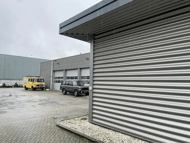 2008 showroom met werkplaats - afbeelding 60 van  100