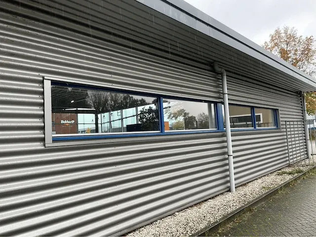 2008 showroom met werkplaats - afbeelding 61 van  100