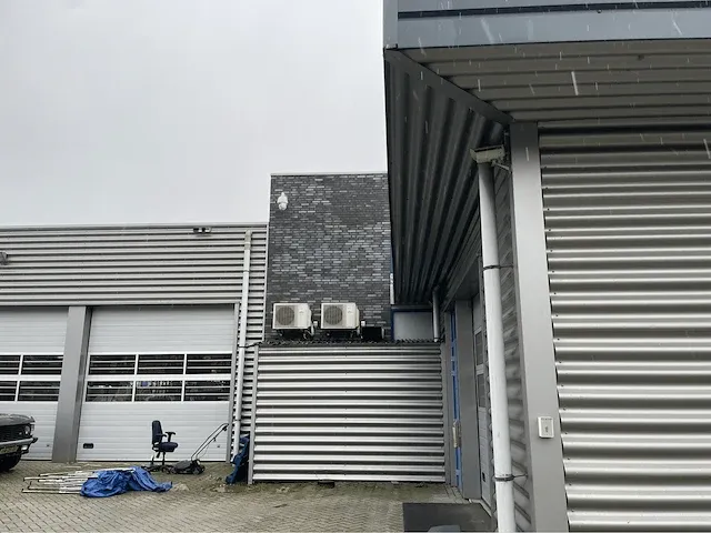 2008 showroom met werkplaats - afbeelding 63 van  100
