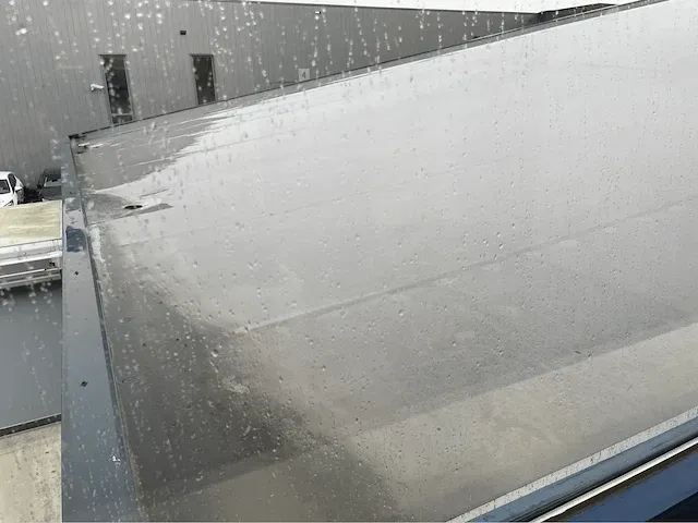 2008 showroom met werkplaats - afbeelding 68 van  100