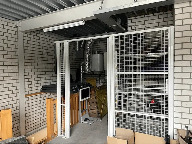 2008 showroom met werkplaats - afbeelding 72 van  100