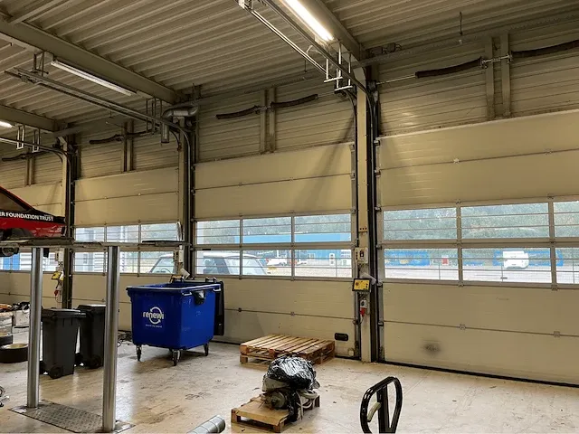 2008 showroom met werkplaats - afbeelding 76 van  100