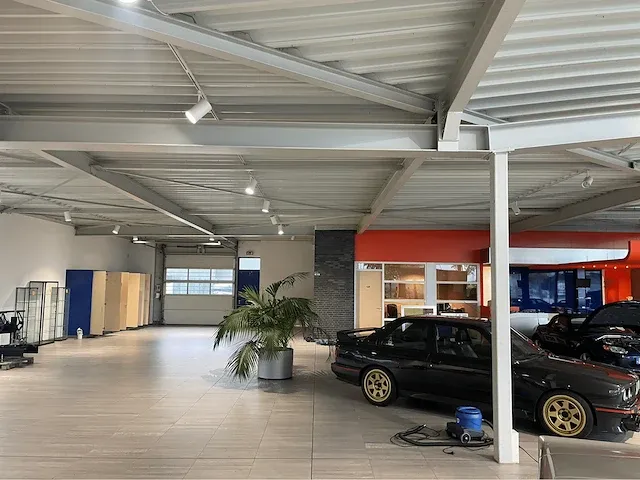 2008 showroom met werkplaats - afbeelding 81 van  100