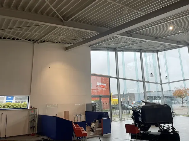 2008 showroom met werkplaats - afbeelding 93 van  100