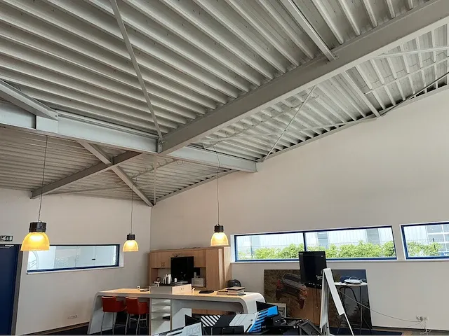 2008 showroom met werkplaats - afbeelding 95 van  100