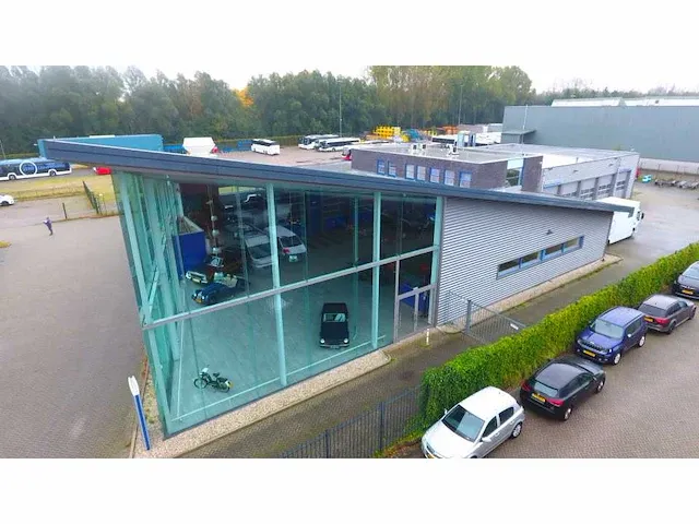 2008 showroom met werkplaats - afbeelding 15 van  100