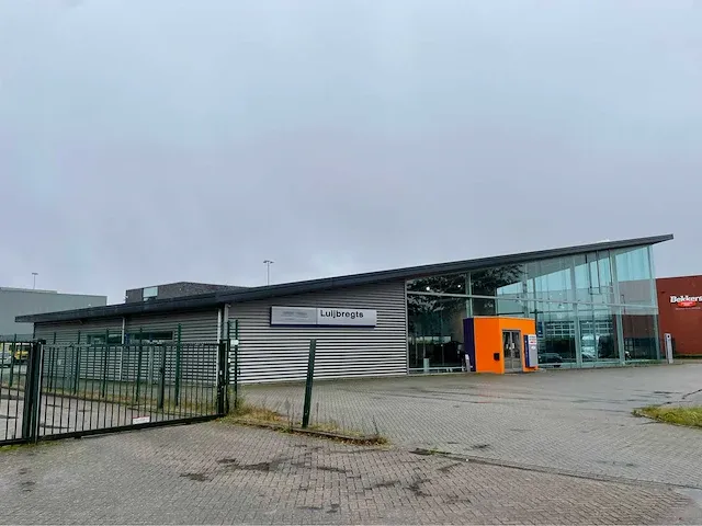 2008 showroom met werkplaats - afbeelding 22 van  100