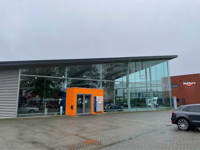 2008 showroom met werkplaats - afbeelding 25 van  100