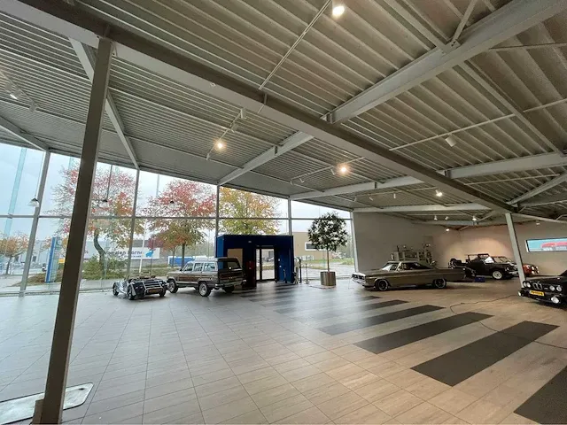 2008 showroom met werkplaats - afbeelding 31 van  100