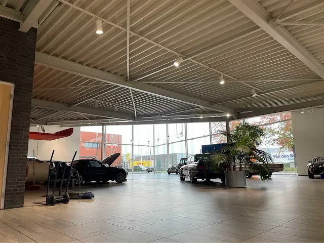 2008 showroom met werkplaats - afbeelding 33 van  100
