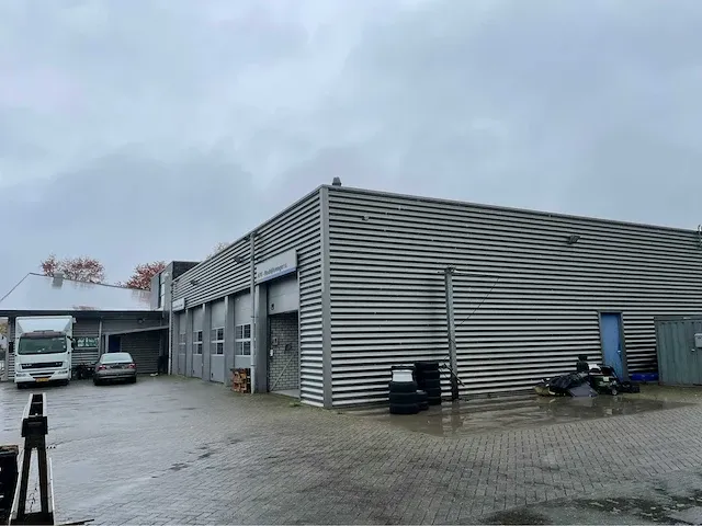 2008 showroom met werkplaats - afbeelding 48 van  100