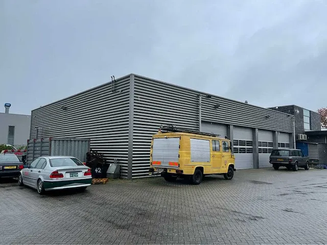 2008 showroom met werkplaats - afbeelding 52 van  100