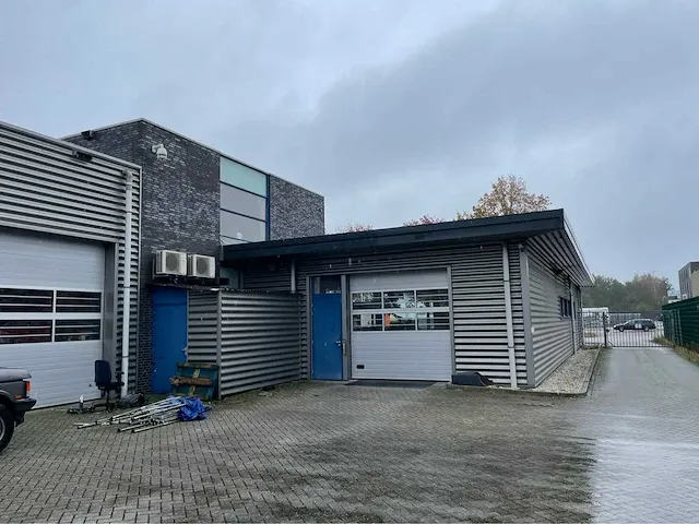 2008 showroom met werkplaats - afbeelding 55 van  100